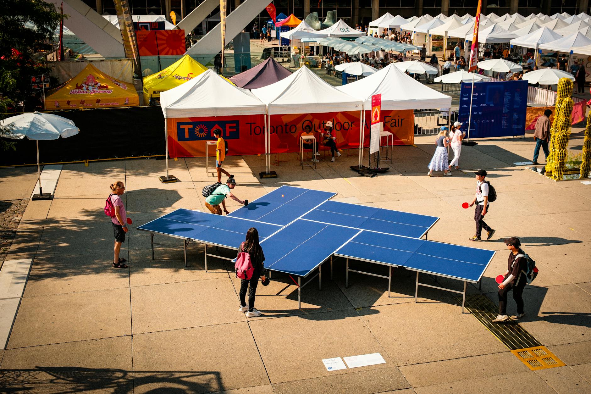 Eerste editie van Bubbles & Balls brengt zomerbar, petanque en muziek samen voor het goede doel