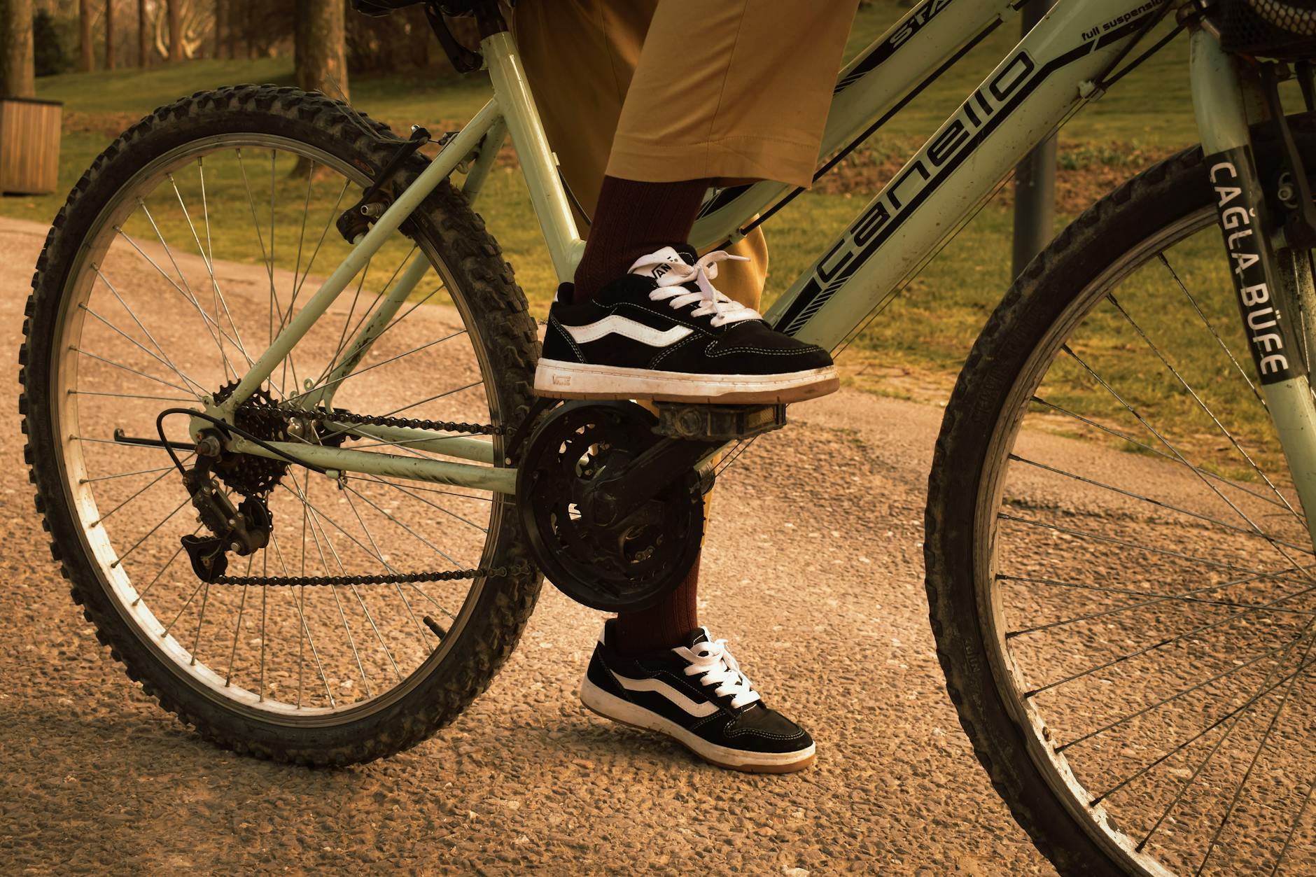 Kind met voet klem in fiets: brandweer schiet te hulp