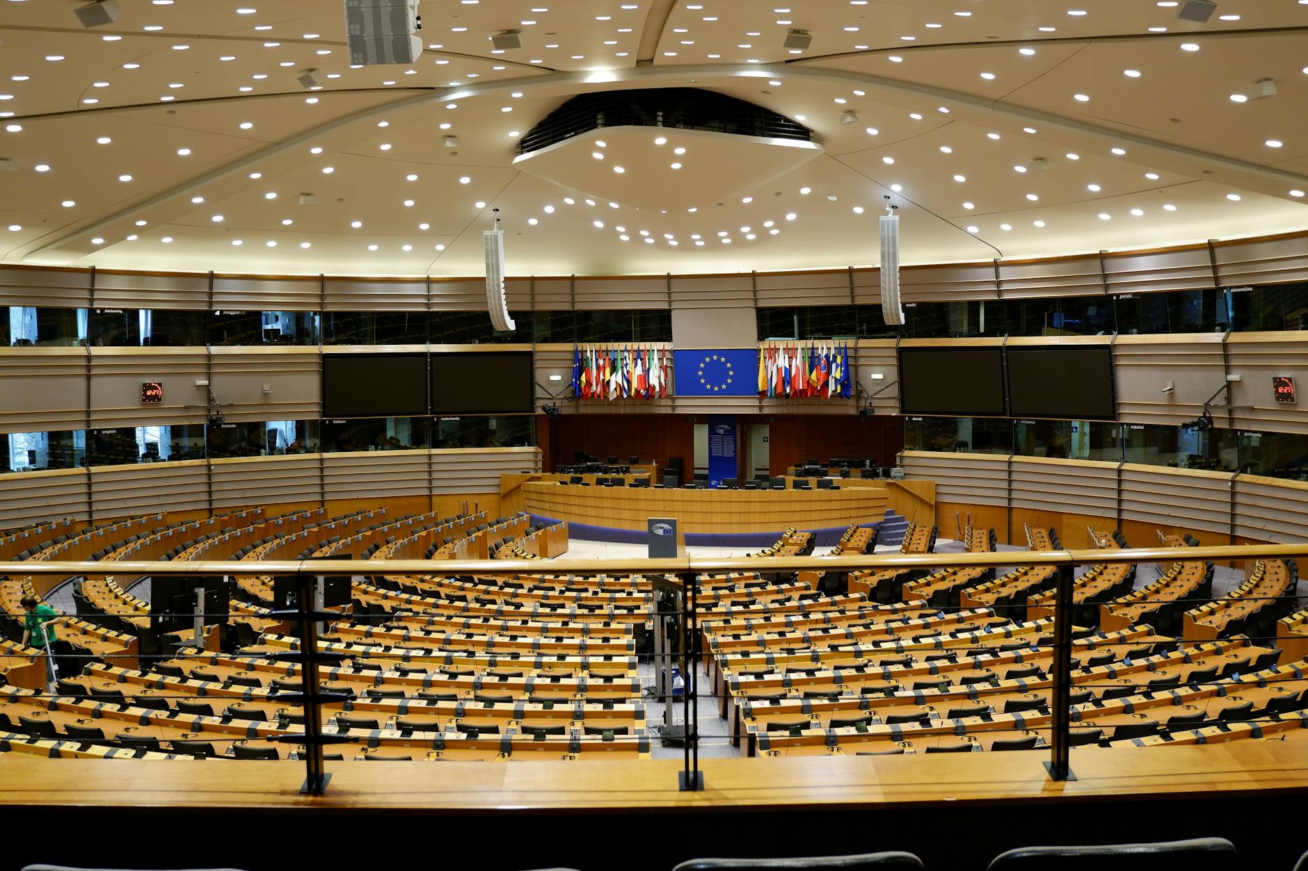 Oud-wethouder Kâhya van Den Bosch naar Brussel