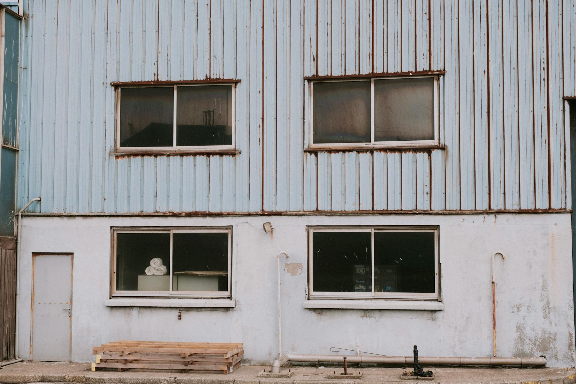 Aanvraag vergunning voor het wijzigen van een bestaand magazijn naar een woning aan Papenstraat 6 2611JC Delft, Papenstraat 8 2611JC Delft gmb-2026-227640