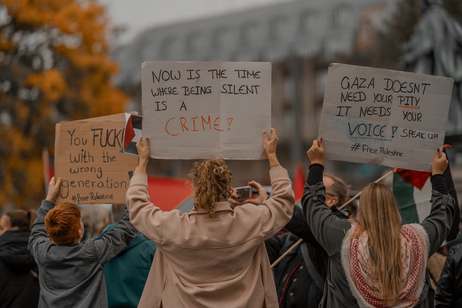 De Gentse gevels gaan terecht de straat op tegen hun ‘toeristificatie’ - De Standaard
