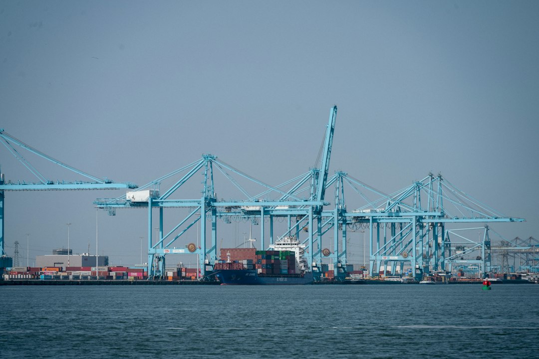 'Mister Container' geeft laatste waarschuwing bij afscheid: 'Rotterdamse haven is te afhankelijk van China'