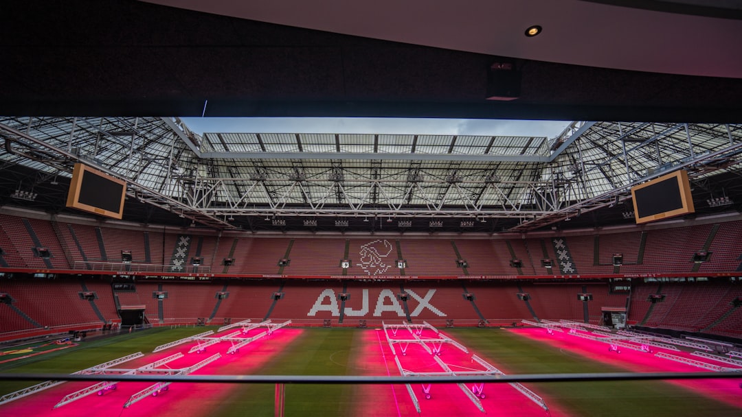 LIVE eredivisie | Ajax met basisdebutant Tsygankov begonnen tegen angstgegner Excelsior, Berghuis ontbreekt in selectie