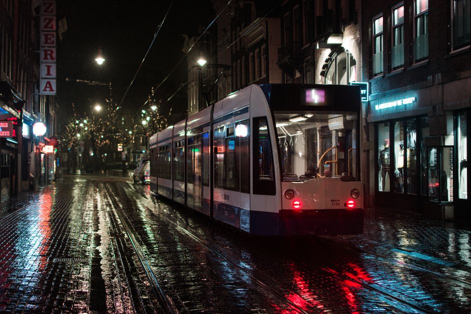 Rechtbank spreekt trambestuurster (67) vrij na ongeluk waarbij slachtoffer twee vingers kwijtraakte