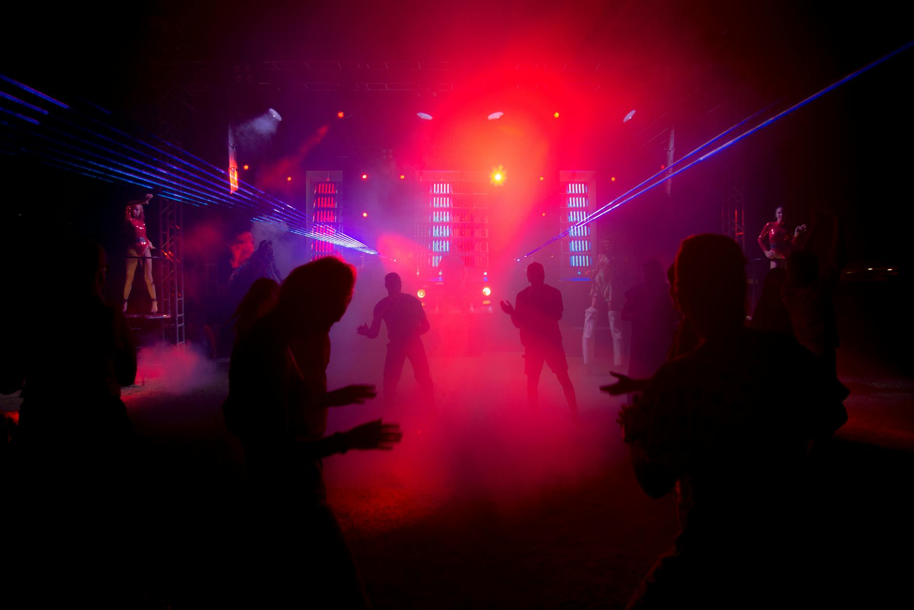 Illegale rave beëindigd langs snelweg