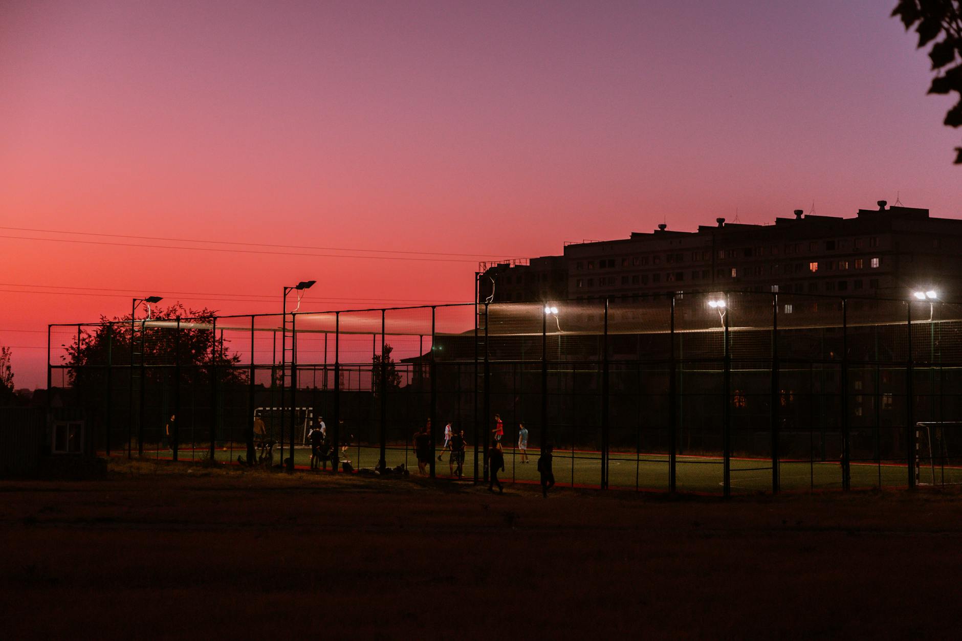 Gemeente Haarlem, omgevingsvergunning verleend, t.h.v. Noorderhoutpad/Melkerijpad Haarlem, 0392-2026-0007026, het aanbrengen van nieuwe veldverlichting rondom een voetbalveld en een softbalveld, verzo gmb-2026-229300