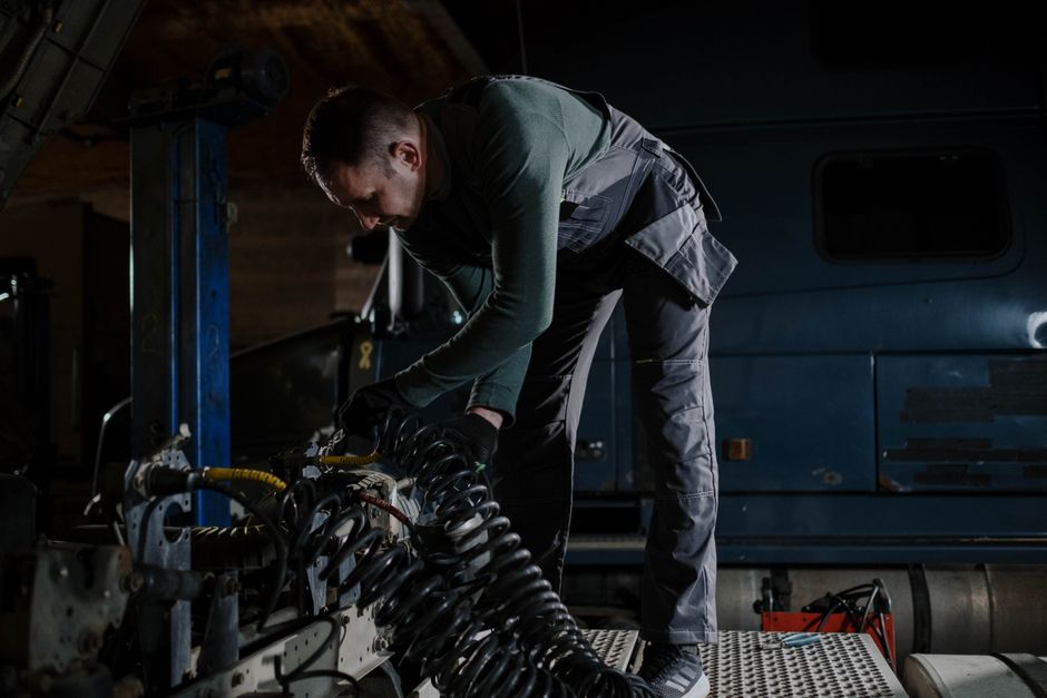 Ruzie over reparatie vrachtwagen escaleert: 'Monteur als kegel omver gereden'