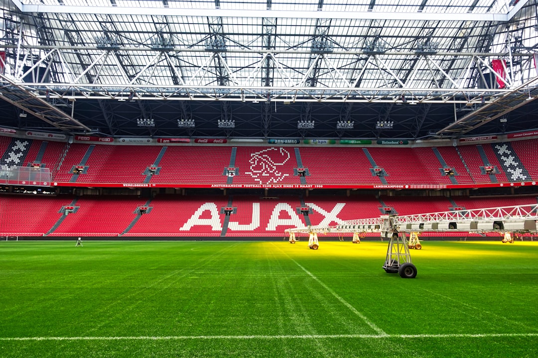 Ajax met Dolberg en Gloukh in de basis begonnen tegen FC Utrecht, Haller keert terug in de Arena