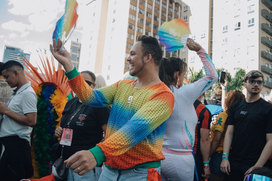 Pride Antwerpen start met feest in Openluchttheater Rivierenhof in Deurne: "Tonen dat we geen schrik hebben" - vrt.be