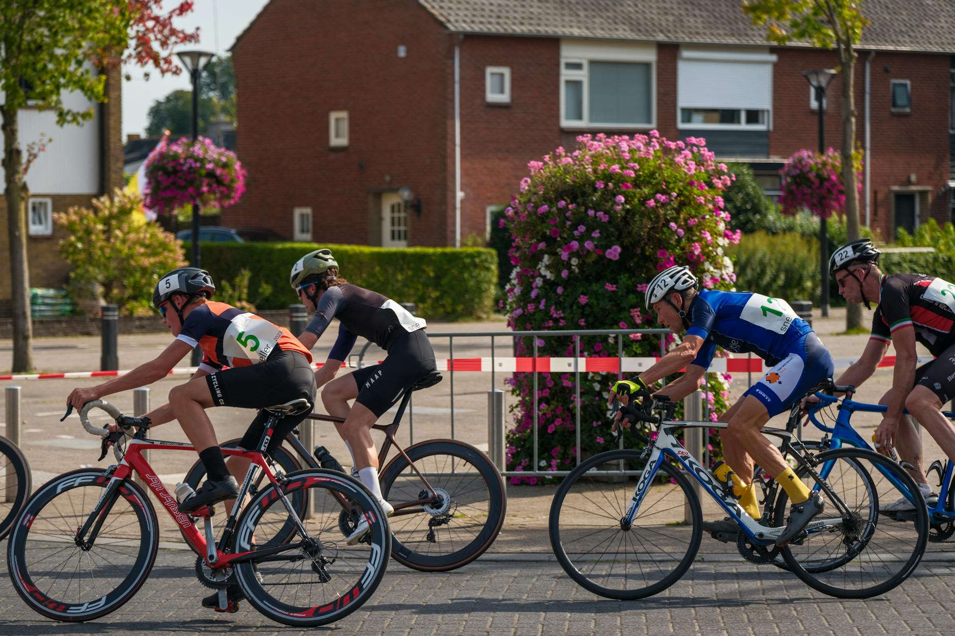 Grote namen bij 51ste Ronde van Lexmond: Michael Boogerd en Erik Breuking staan zaterdag aan de start achter de derny’s