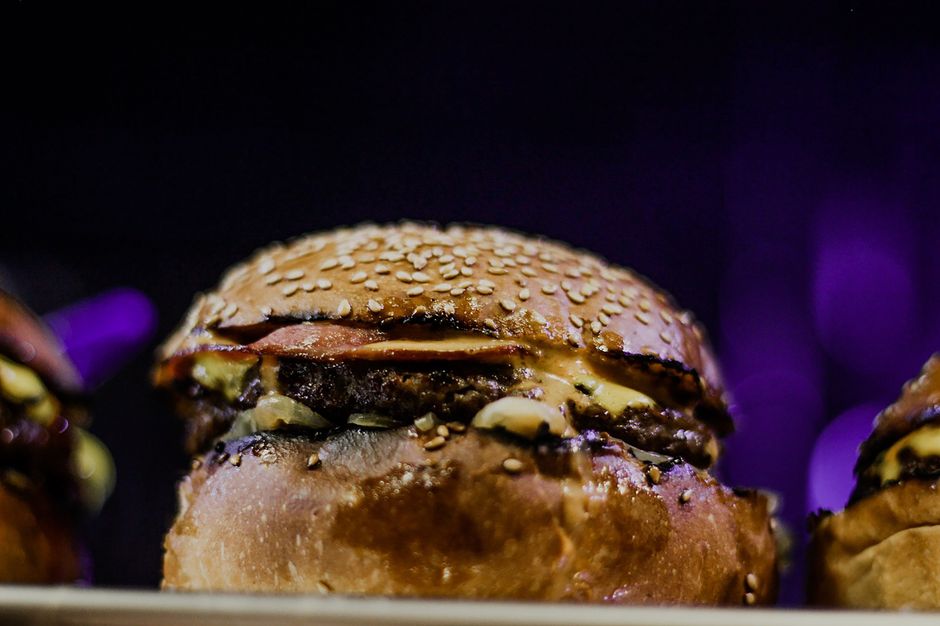 Bij populaire hamburgerzaak Stooges’ Funhouse kun je straks ook terecht voor bijzondere broodjes