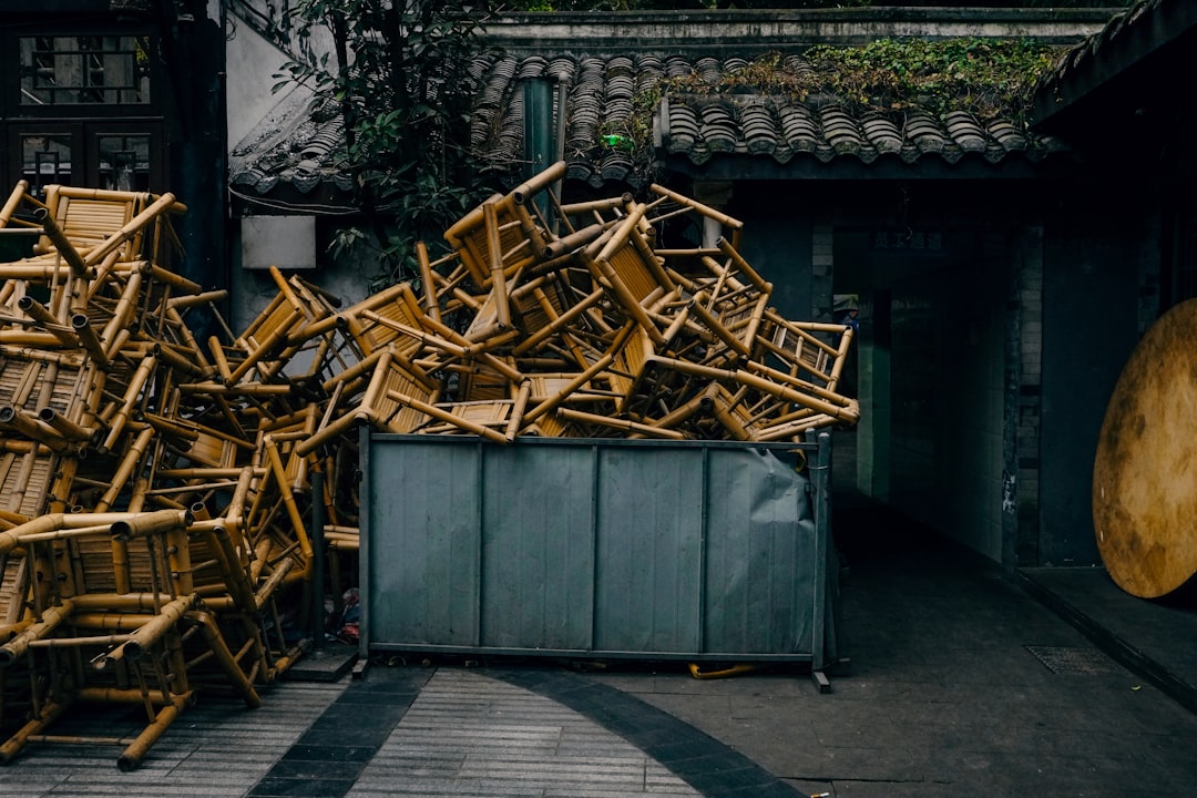 Studenten scoren gratis meubels op Free Furniture Festival: ‘Gaat harder dan gepland’