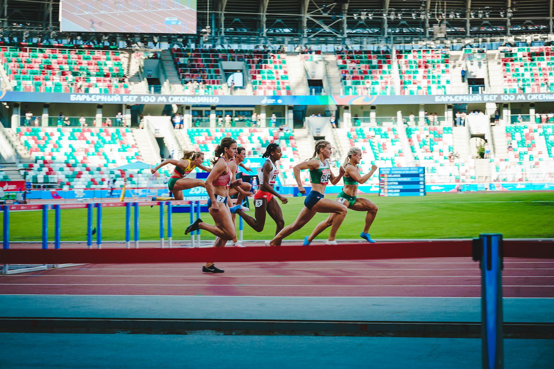 Atletiekcoach Laurent Meuwly uit zorgen over nieuw kwalificatiesysteem voor WK 2027: ’Essentie van de sport in gevaar’
