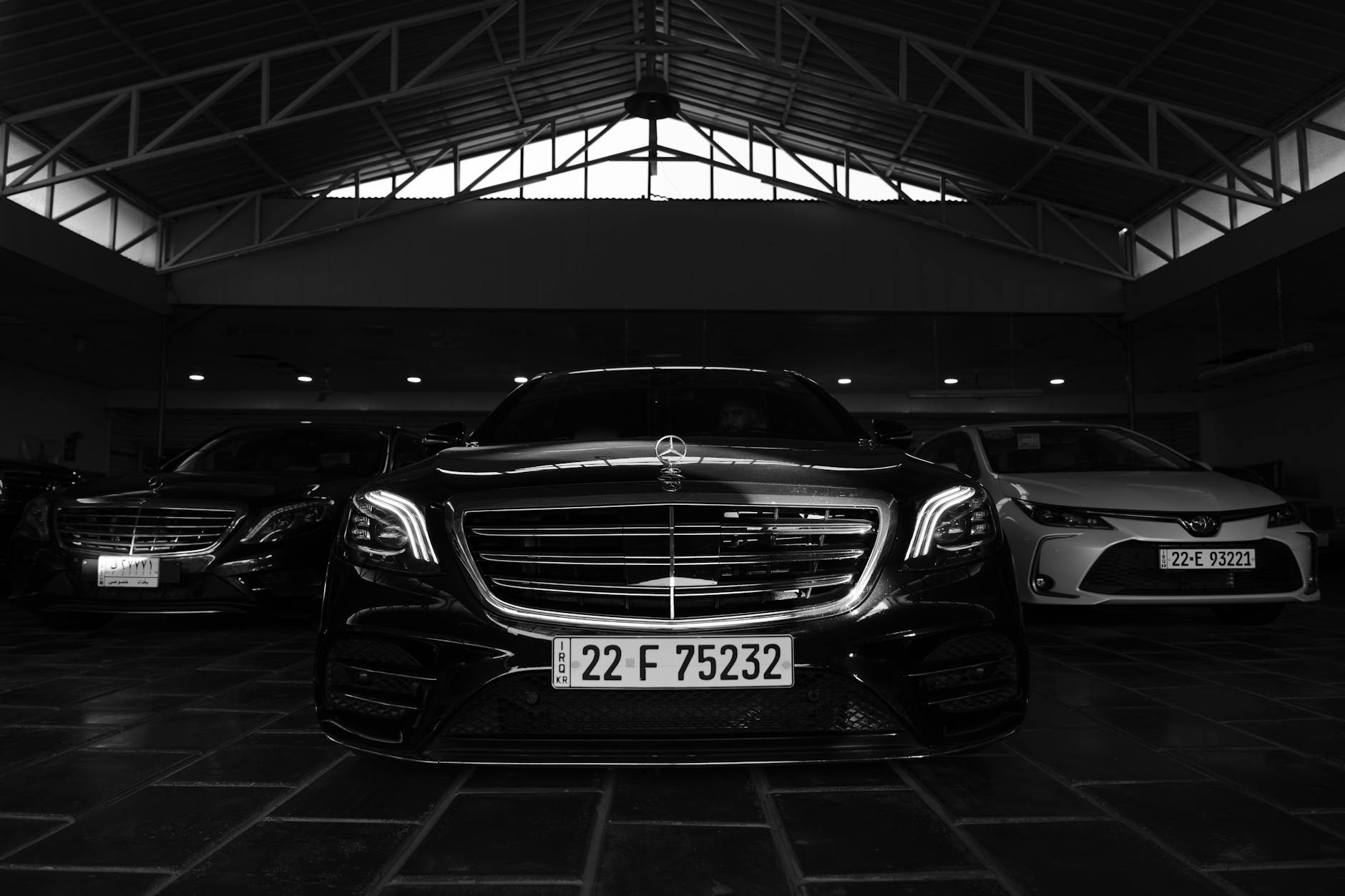 Ard mag zelf niet rijden, toch koopt hij auto's voor zijn nieuwe showroom