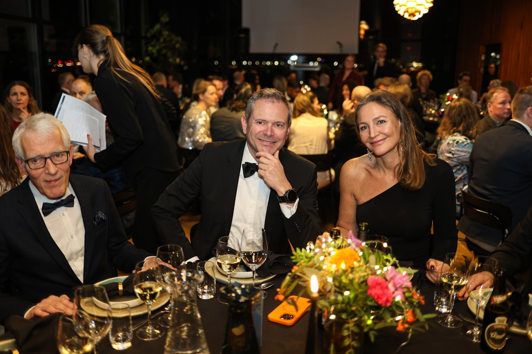 Lunch met Stephen Curry en Warren Buffett levert 9 miljoen op voor goed doel