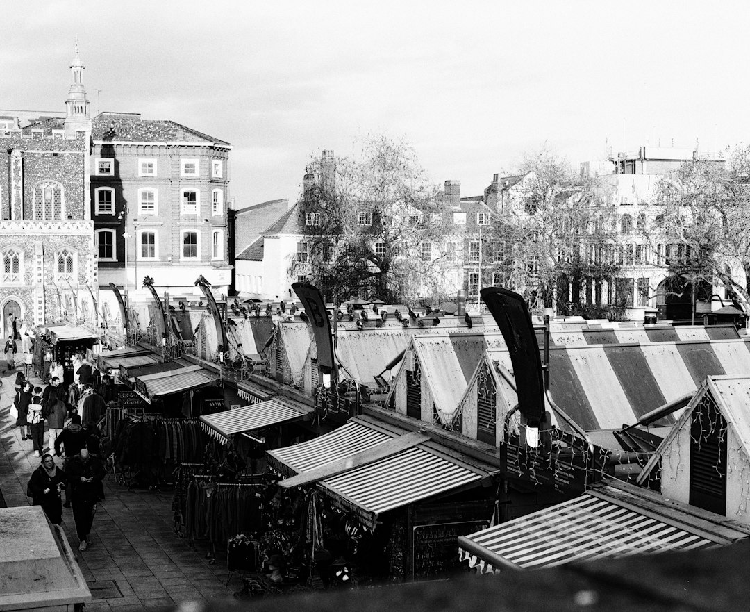 Grabbelton, muziek en gezellige drukte op de Olster Jaarmarkt, bekijk hier de foto’s