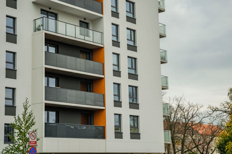 Inbrekers dringen Mechels appartement binnen en stelen geld en juwelen