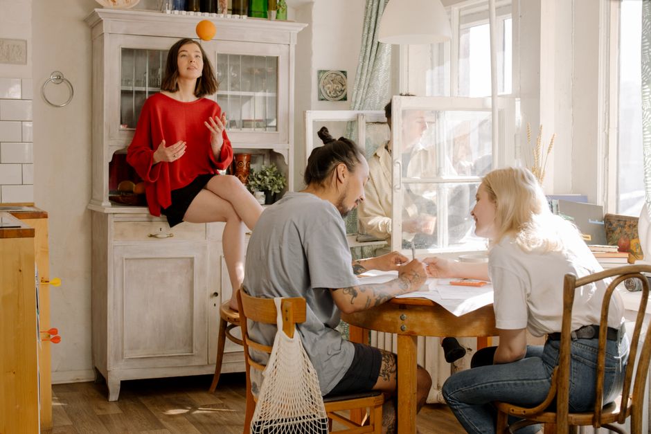 Studenten scoren gratis meubels op Free Furniture Festival: ‘Gaat harder dan gepland’