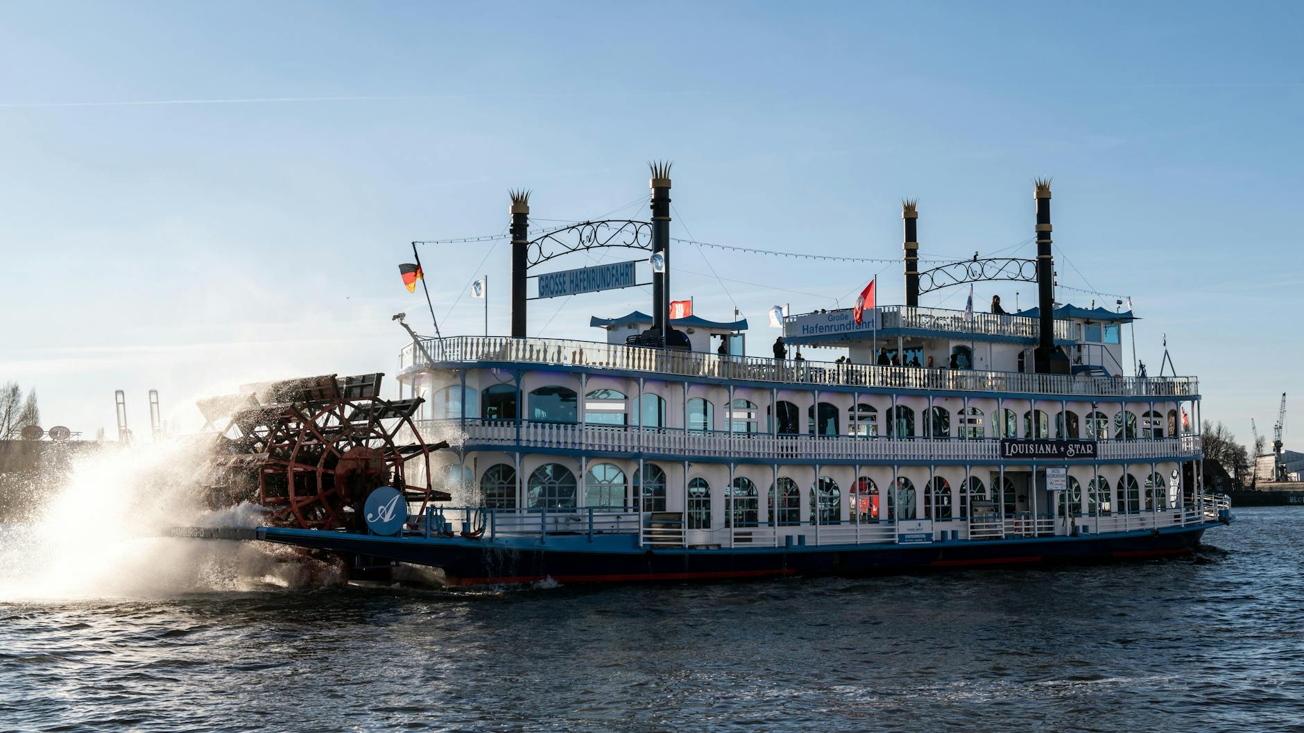 Iconische Rotterdamse raderstoomboot De Majesteit zoekt nieuwe eigenaar