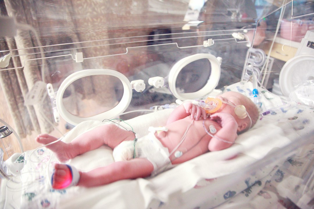 Nieuwe prik tegen RS-virus voorkomt dat baby’s op ic belanden: dit seizoen veel minder gevallen