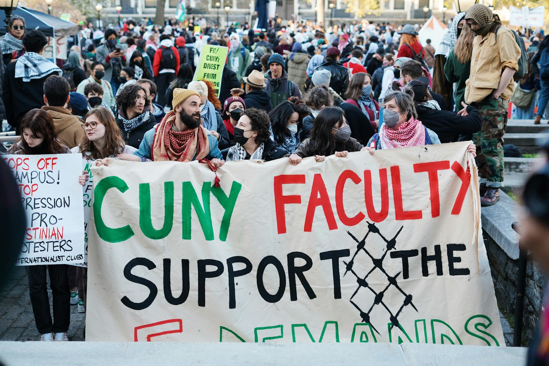 GSb woest: ‘RUG naait kwetsbare studenten alweer’