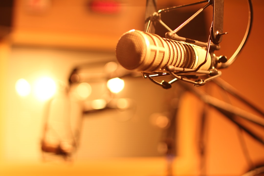 Achter de schermen bij jubilerende ochtendshow Radio 538: ’Of die bulderende lach altijd echt is?’